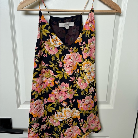 Lot of Ten Women’s Short Sleeve Casual Tops - Picture 2 of 10